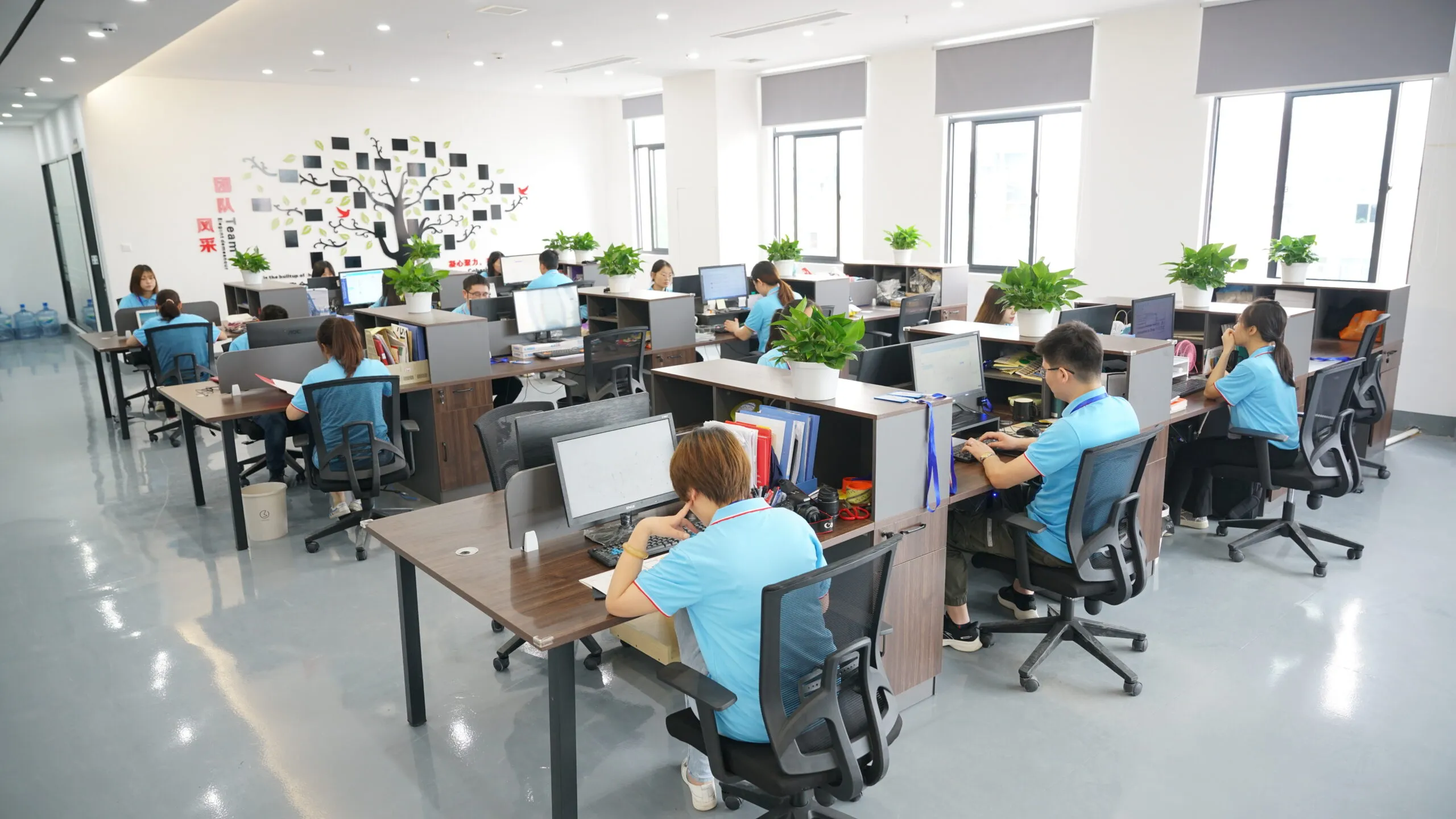 Men's clothing manufacturer: Product Service