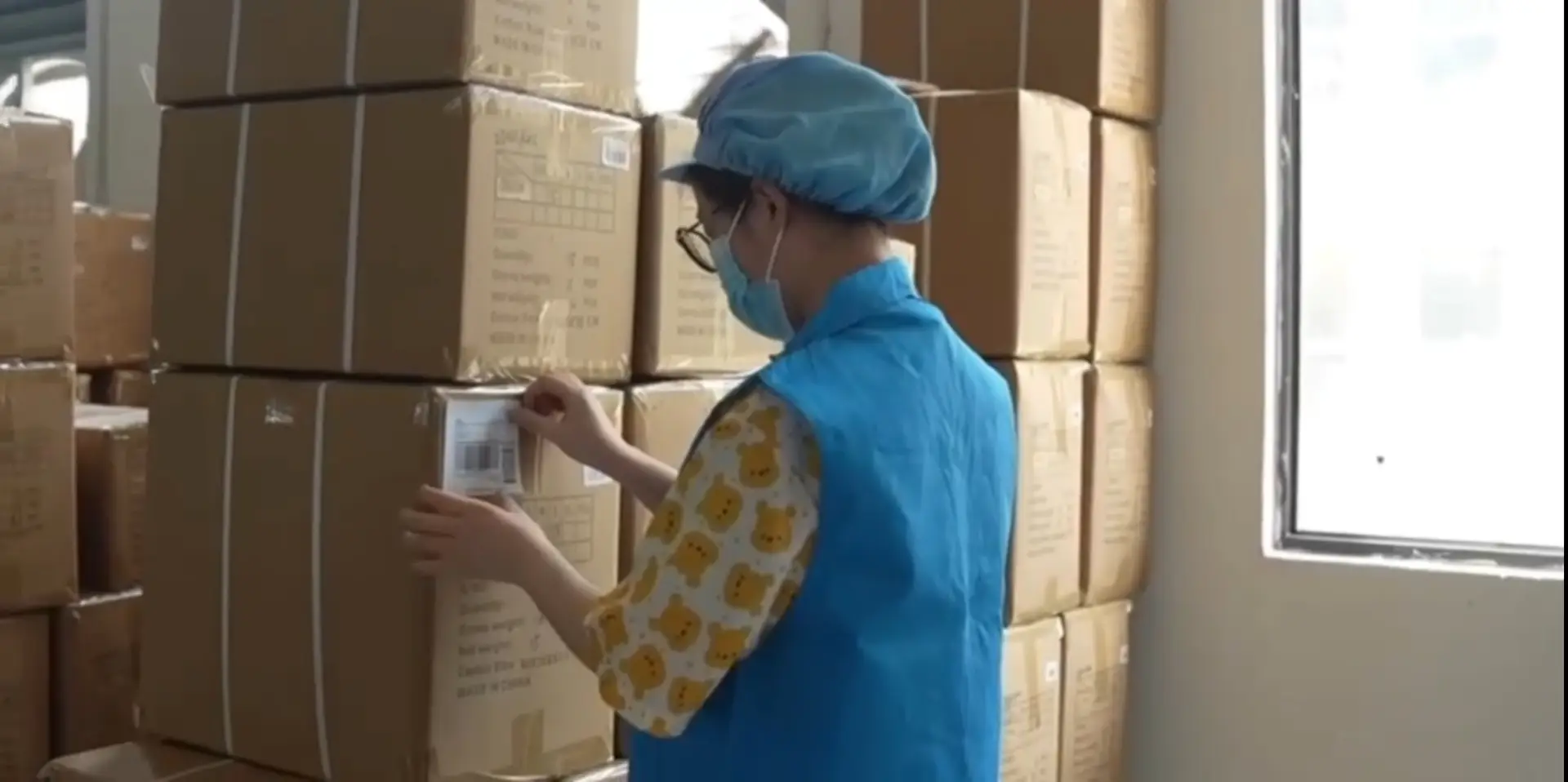 Efficient production and on-time delivery of men's hoodies